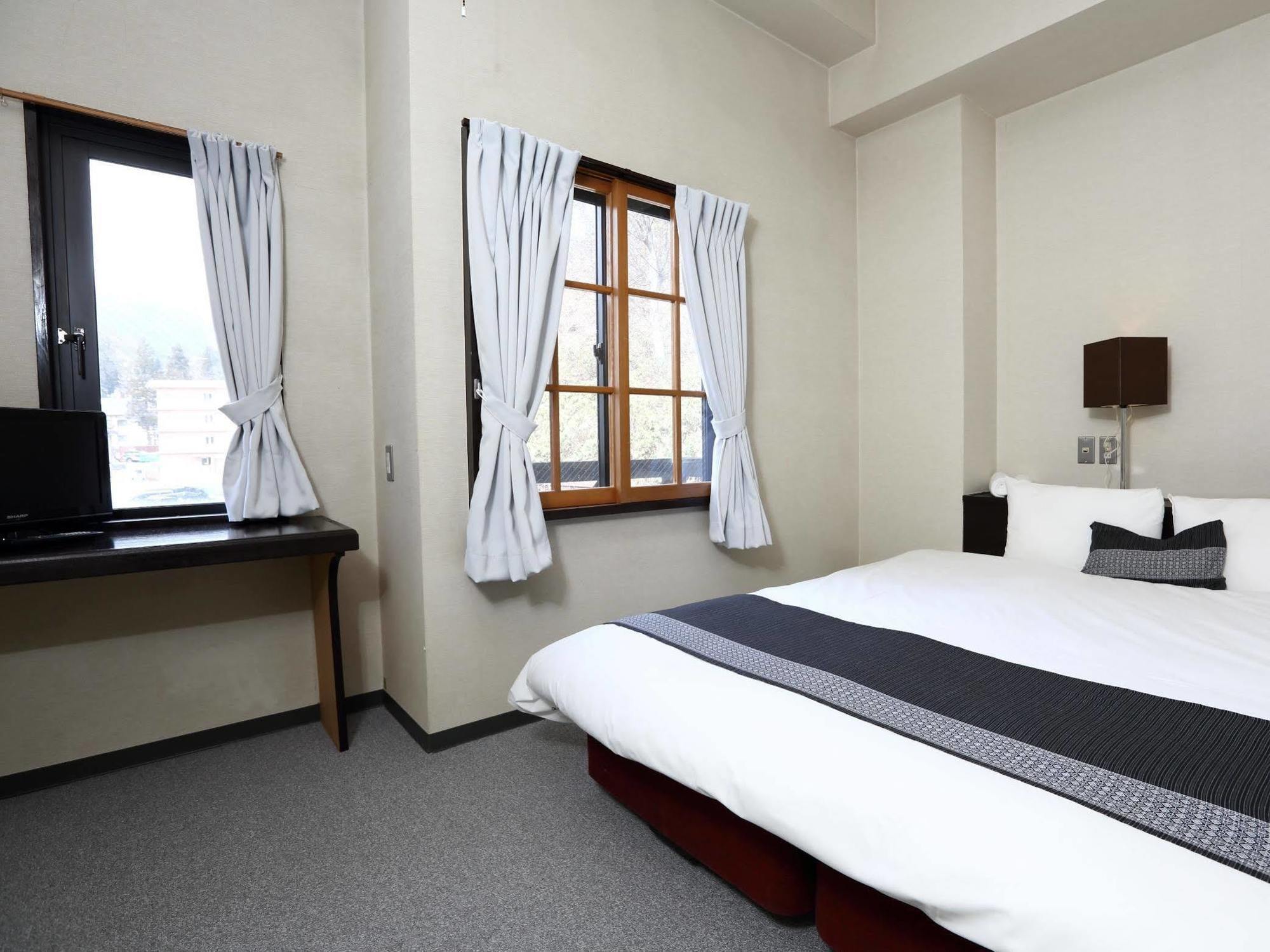 Hakuba Gondola Hotel Exteriör bild